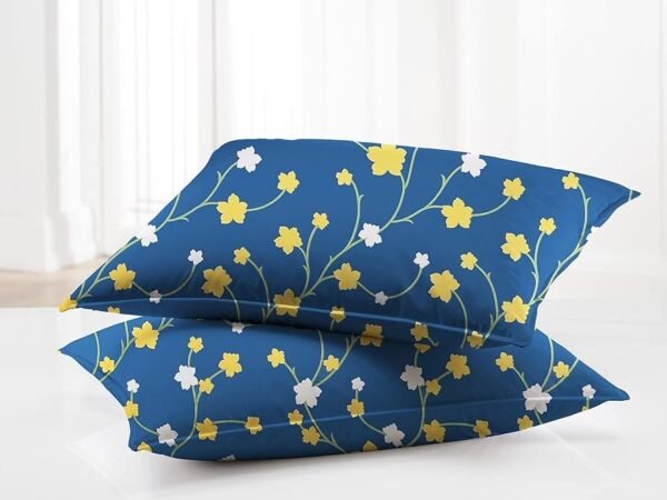 220 TC Flower Printed King Size Bedsheet with 2 Pillow Covers, (90 x 100 Inches)
